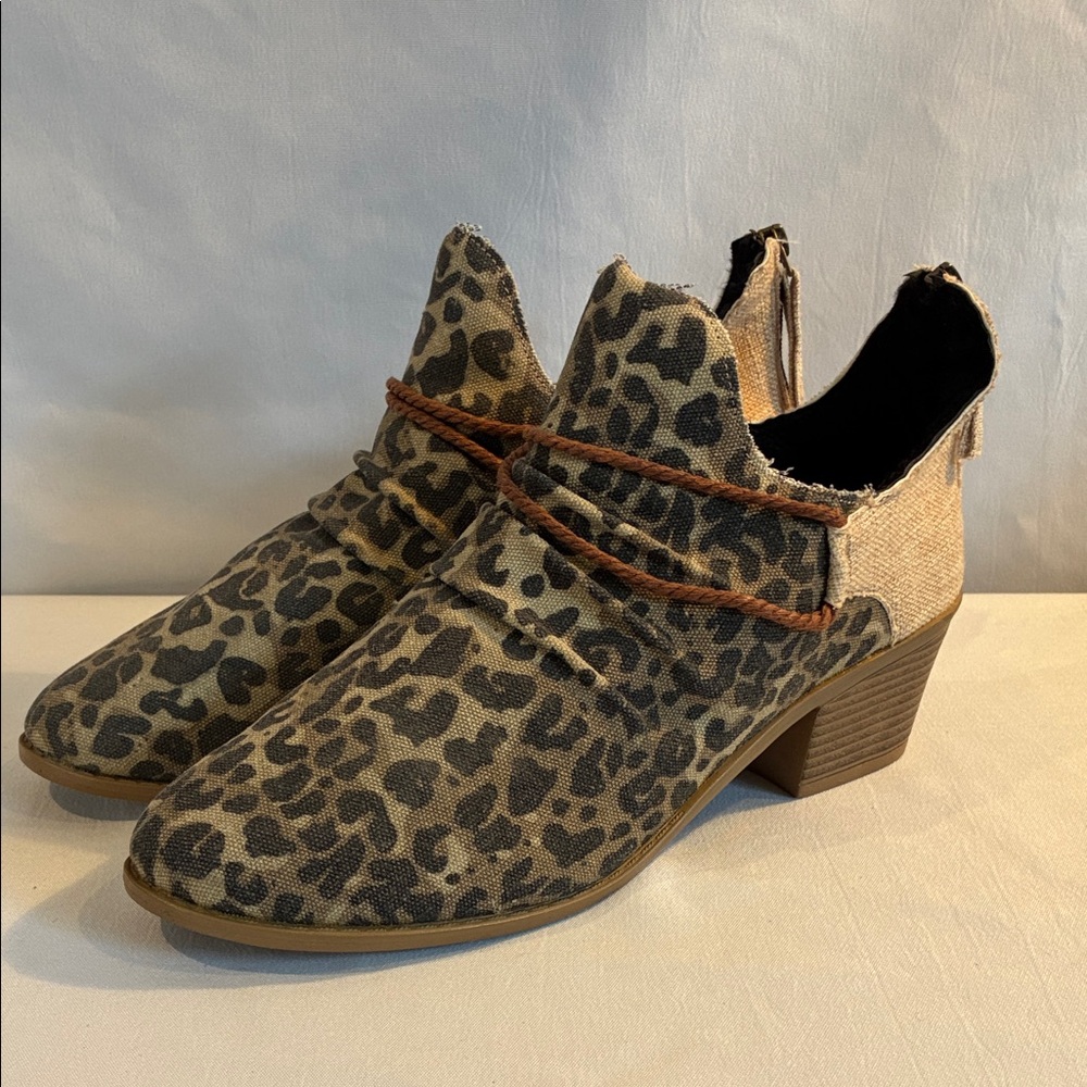 Contrast canvas low heel leopard print fur lined shortie boots casual chic Sz 10